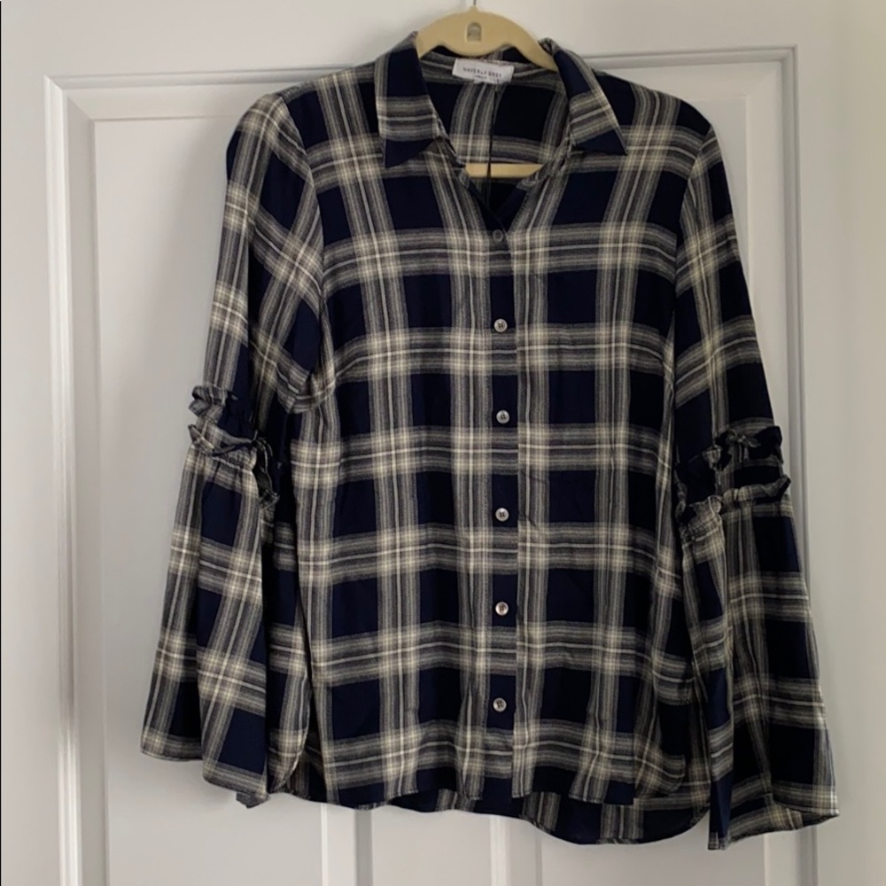 NWT Waverly Grey top